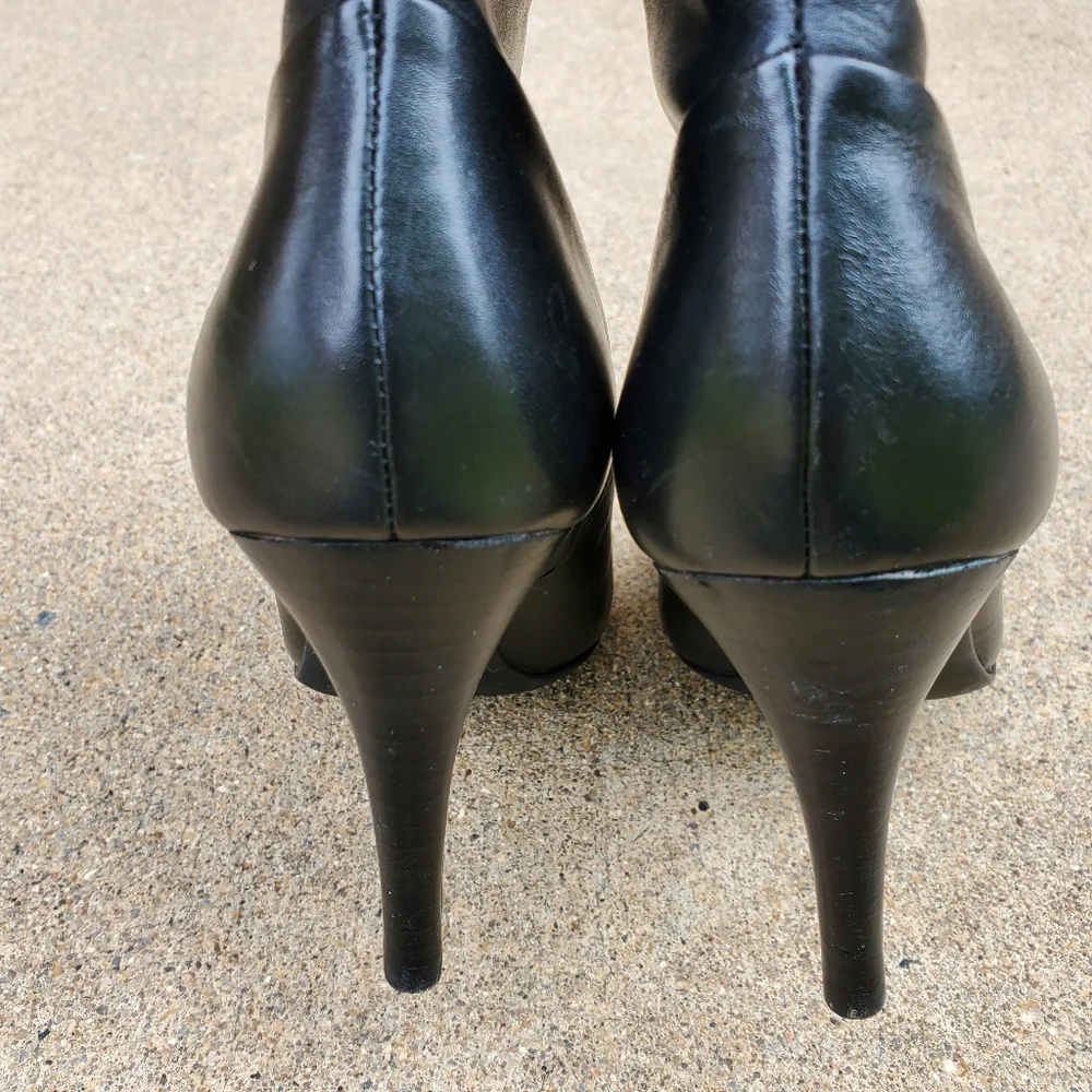 Coach Bethie Black Nappa Leather and Suade Boots, Size 5